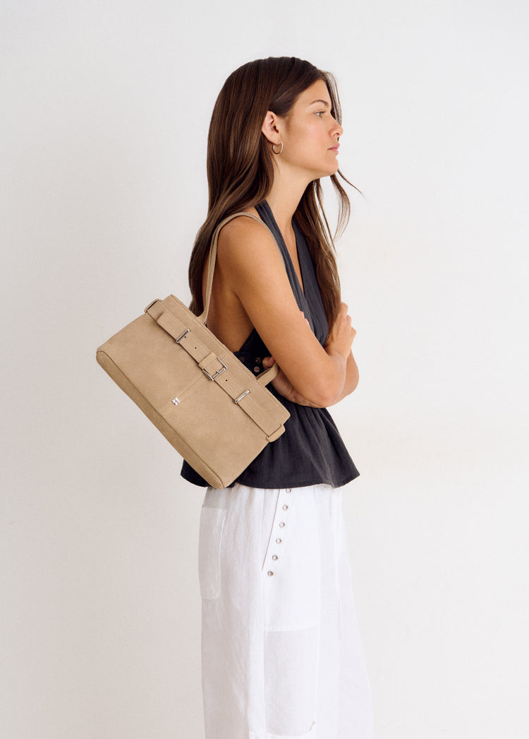 Schultertasche mit Schnalle
