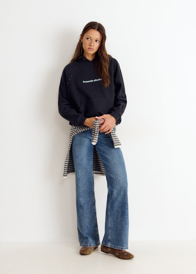 Sudadera capucha tachas