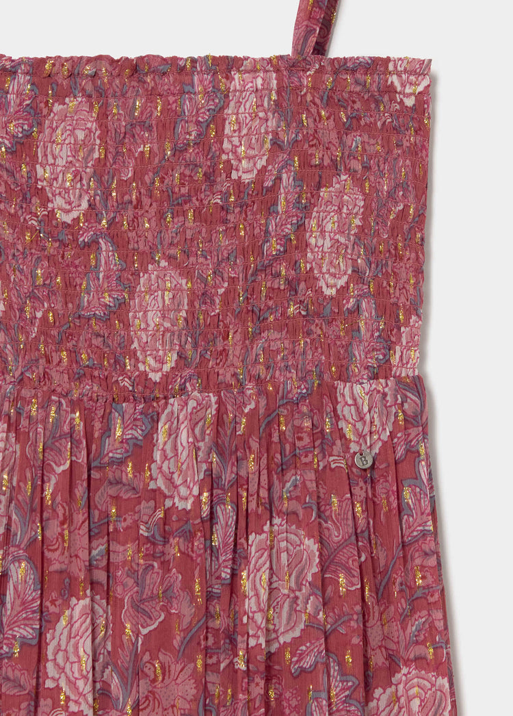 Vestido de tirantes en tela estampada de flores rosado con pliegues y detalles dorados