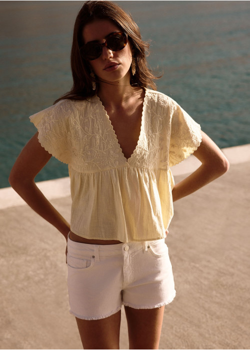 Blouse carrée broderies
