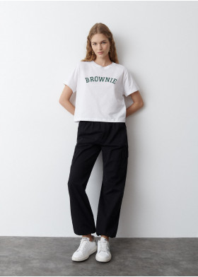 T-SHIRT BROWNIE MANGA CURTA