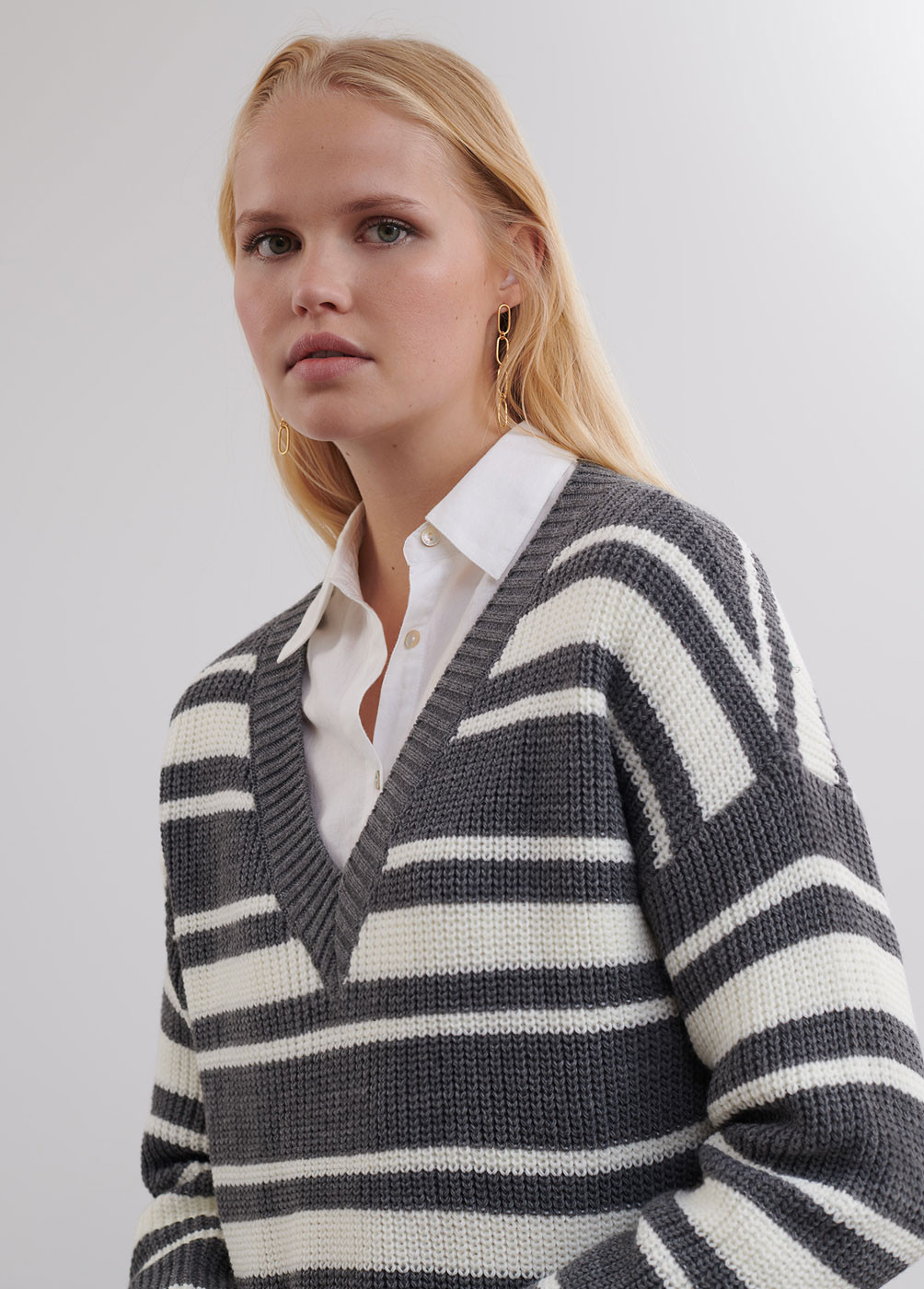 PULL-OVER COL V RAYURES