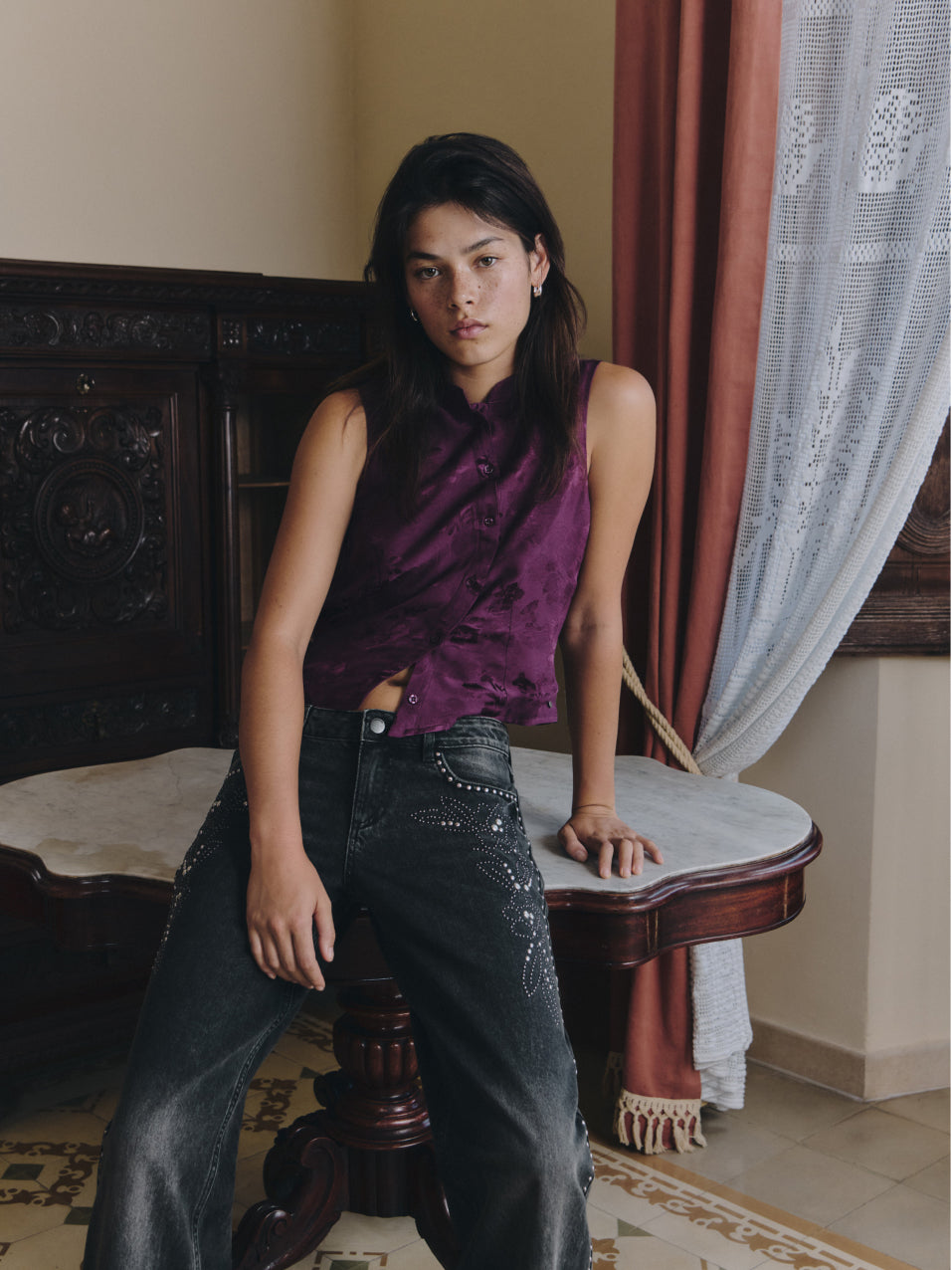 Cómo crear el look fiesta perfecto con vaqueros