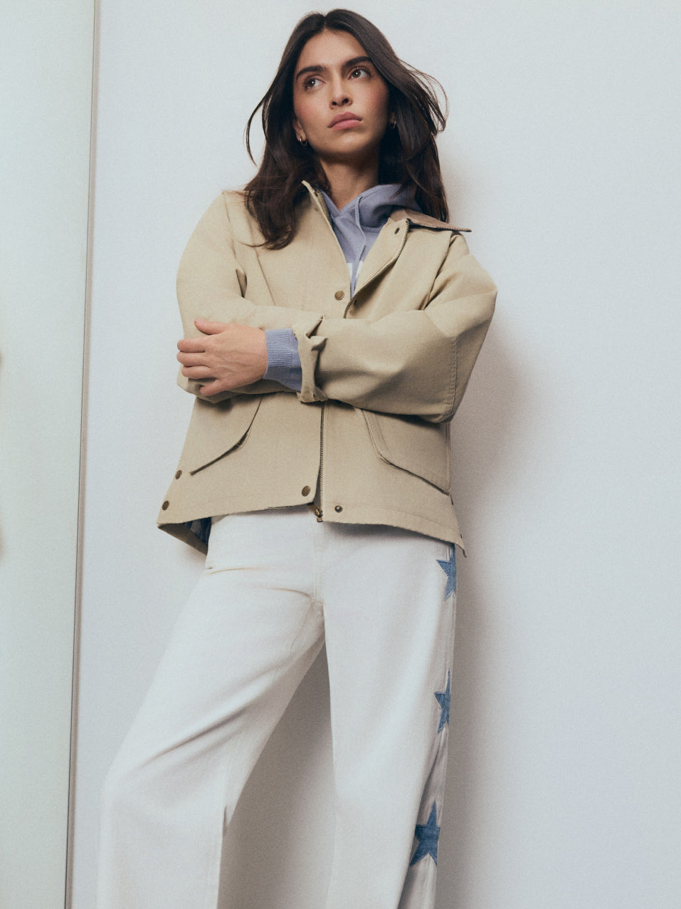 Cómo combinar una chaqueta beige y sacarle mil looks