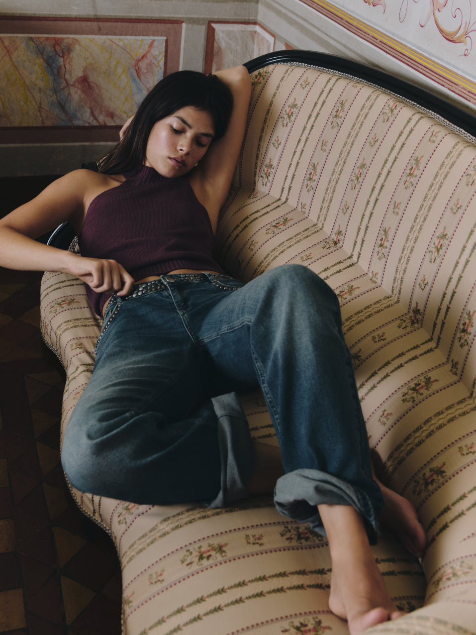 Look con pantalones de tachuelas de Brownie