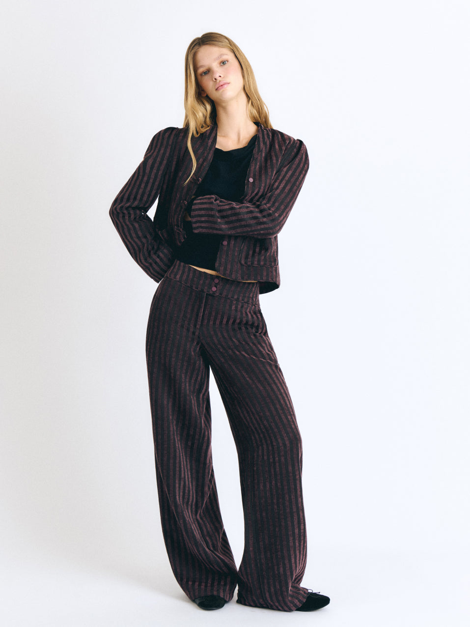 Total looks de pantalón y chaqueta: la fórmula que siempre funciona