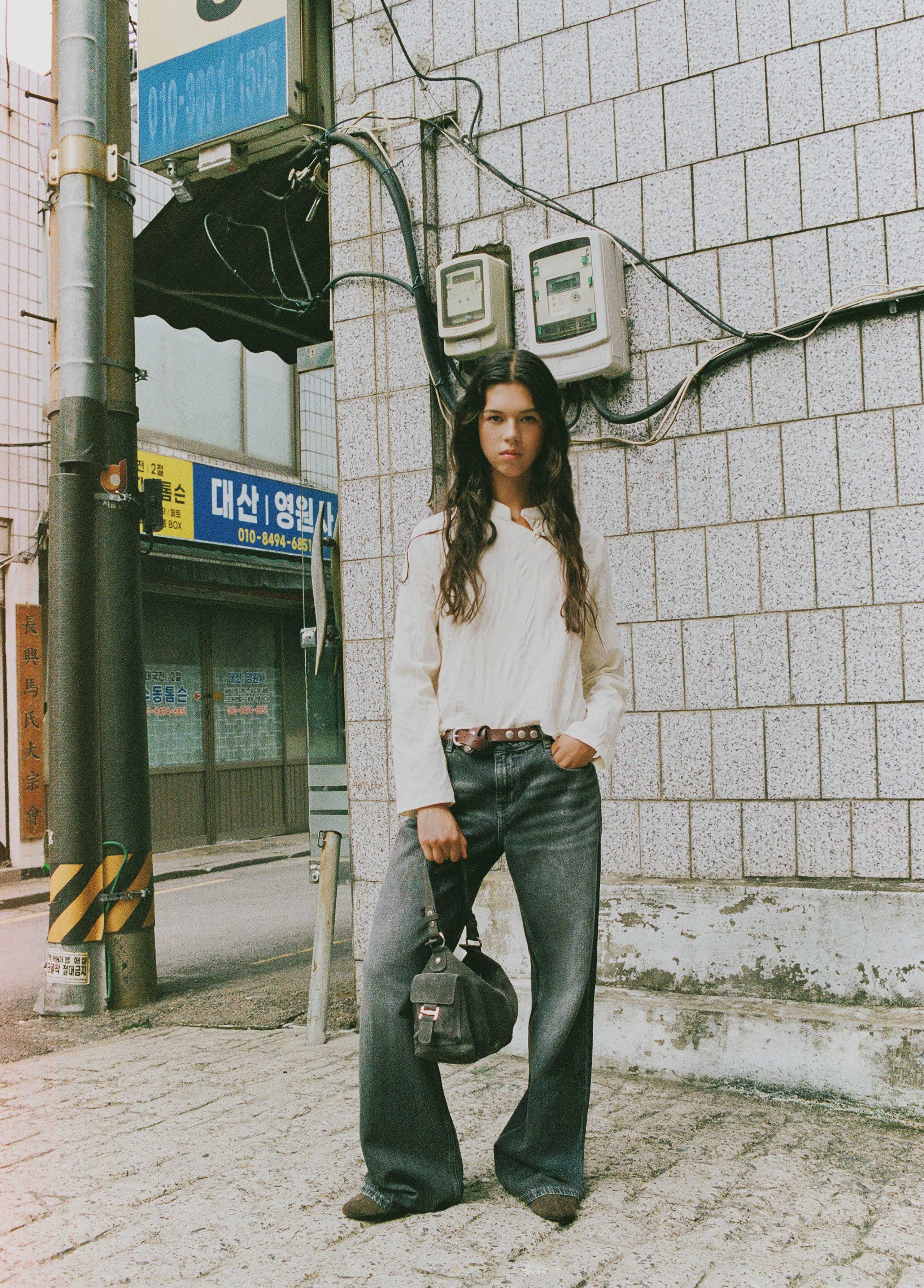 Basic mid-rise jeans