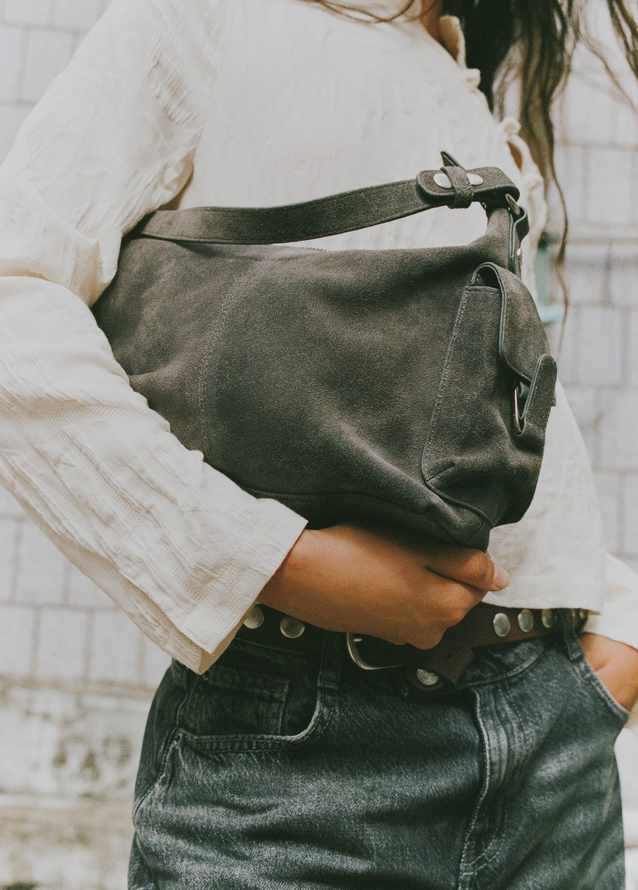 Shoulder bag with pockets
