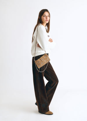 Tas met klep en bloemvormige studs