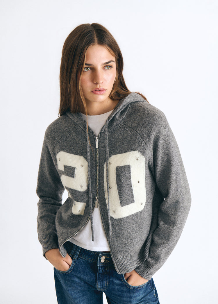 Veste en maille à capuche 20
