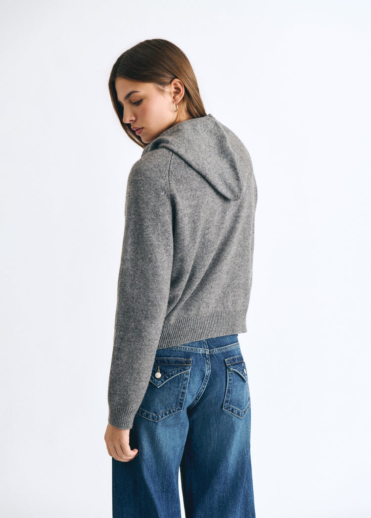 Veste en maille à capuche 20