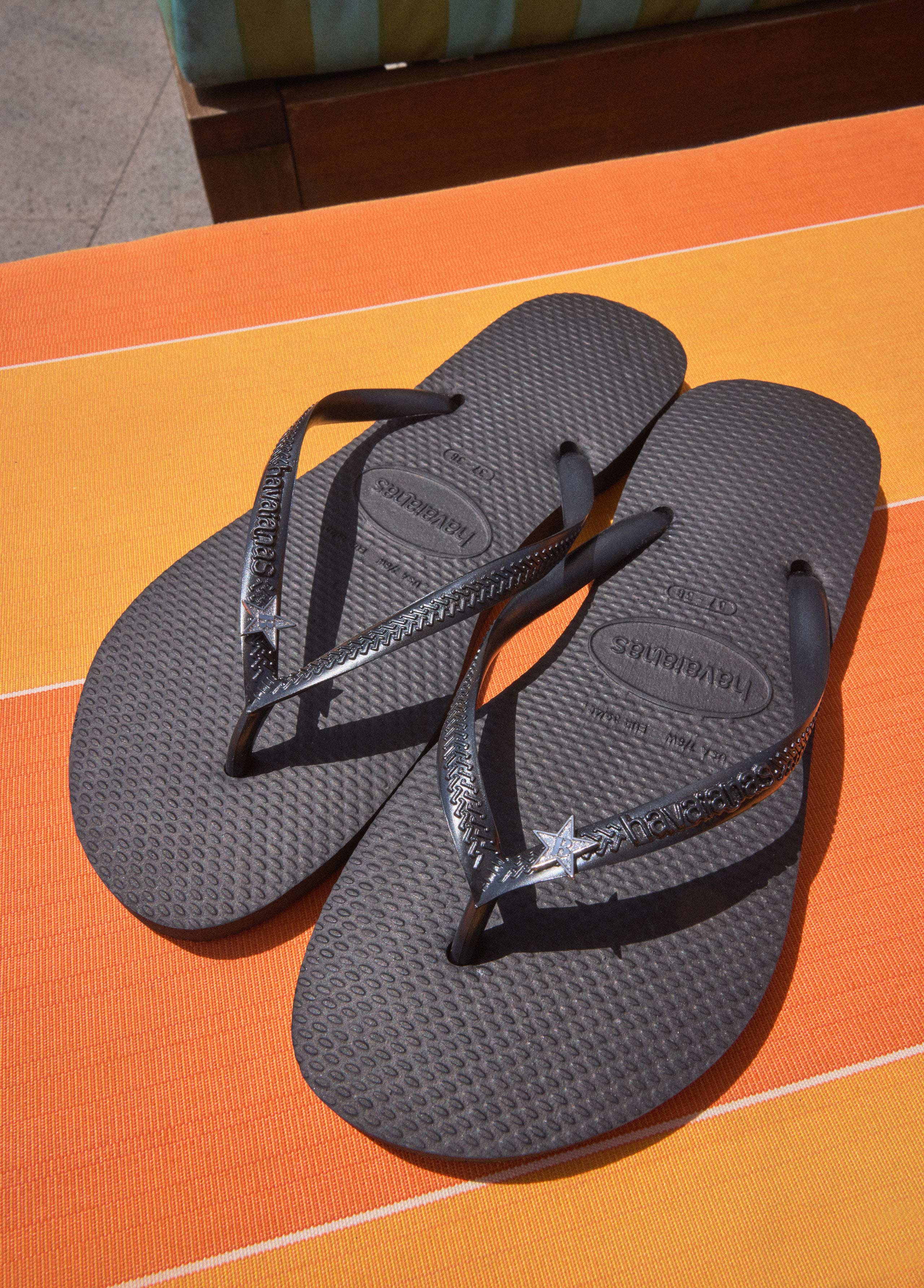 Havaianas pin sandals x Brownie ®