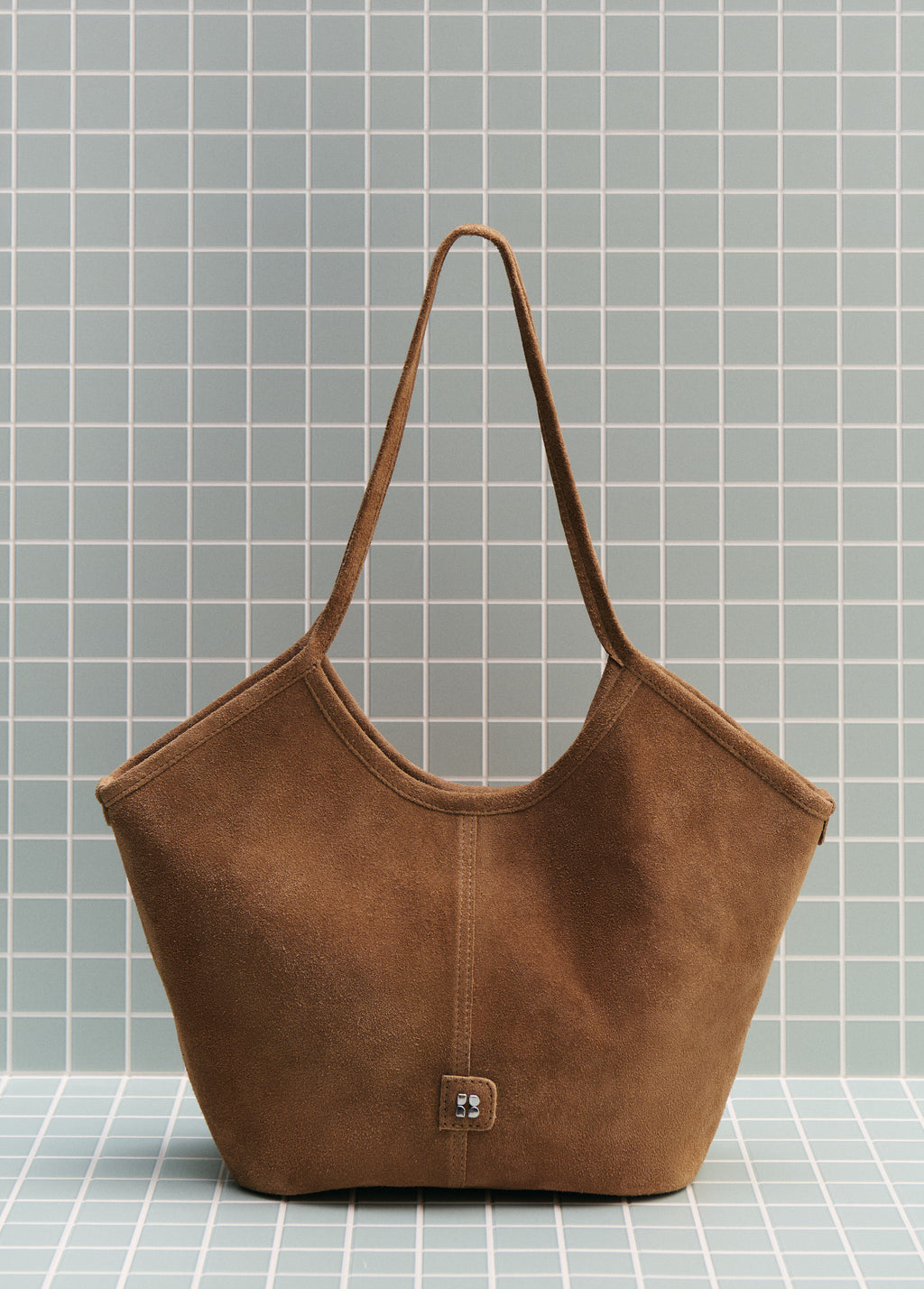 Bucket shopper bag with handles
