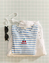 Camiseta cut-out hombro