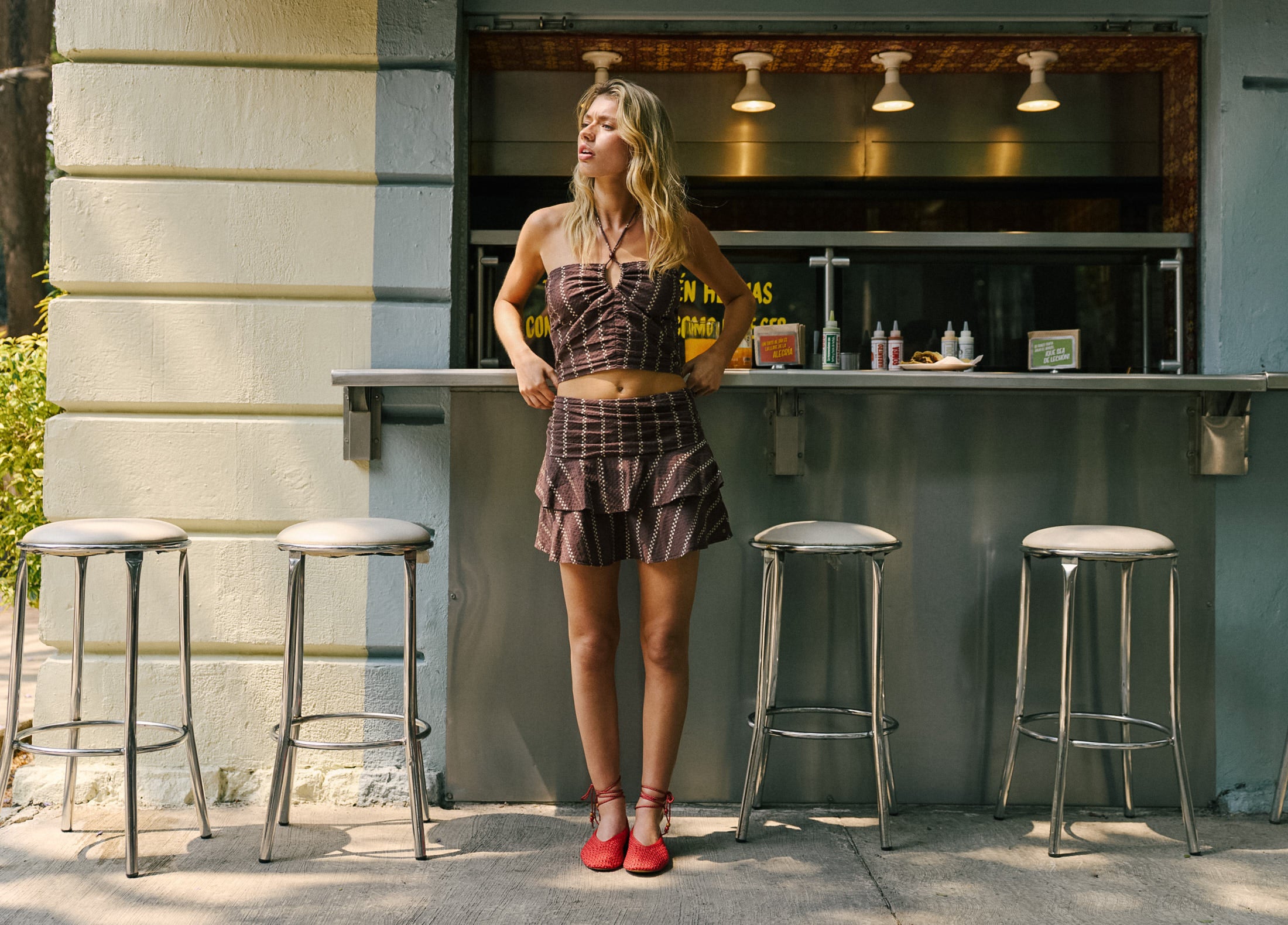 Falda corta volantes