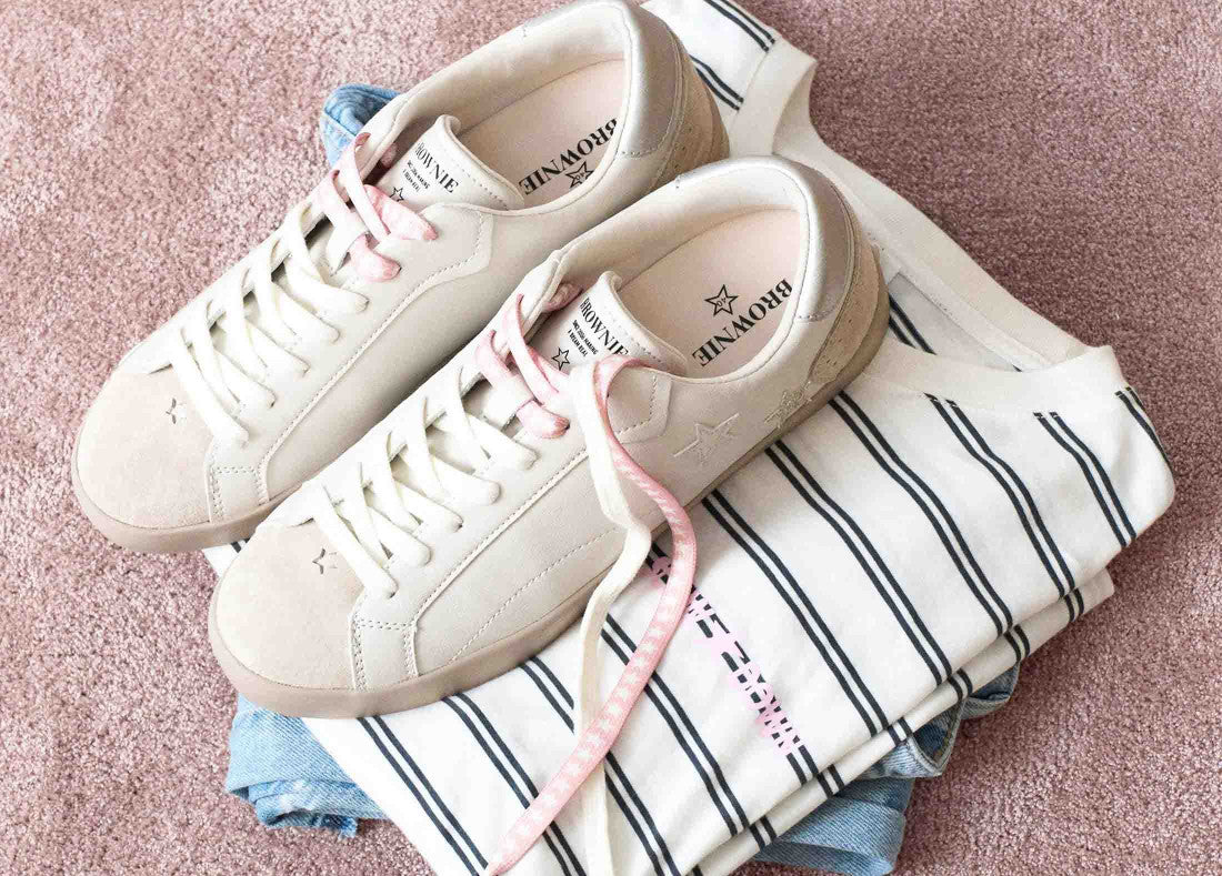 Sneakers with glitter star appliqué