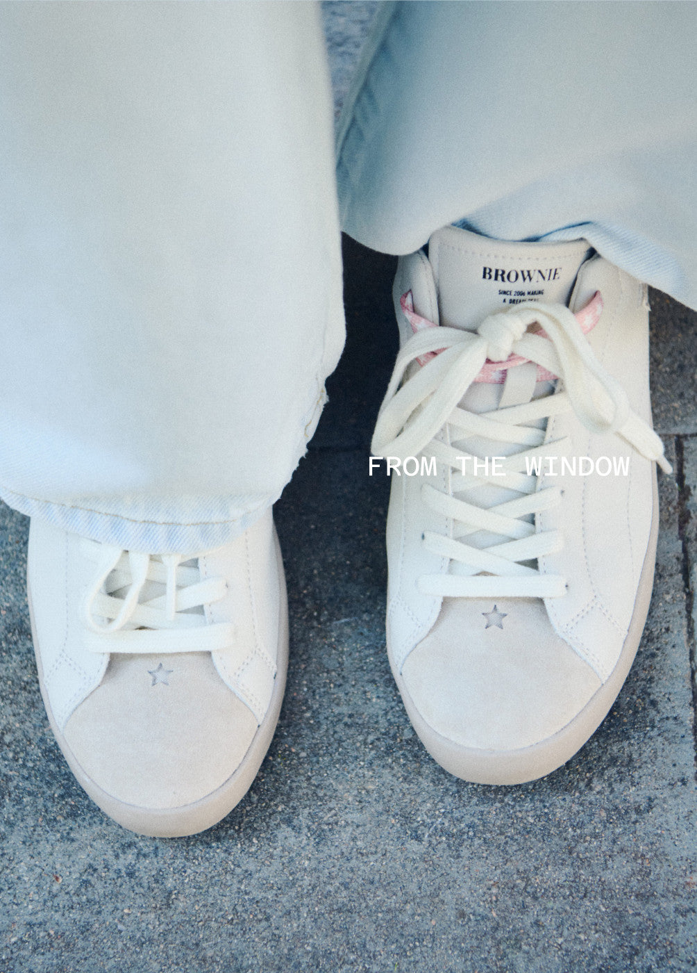 Sneakers with glitter star appliqué