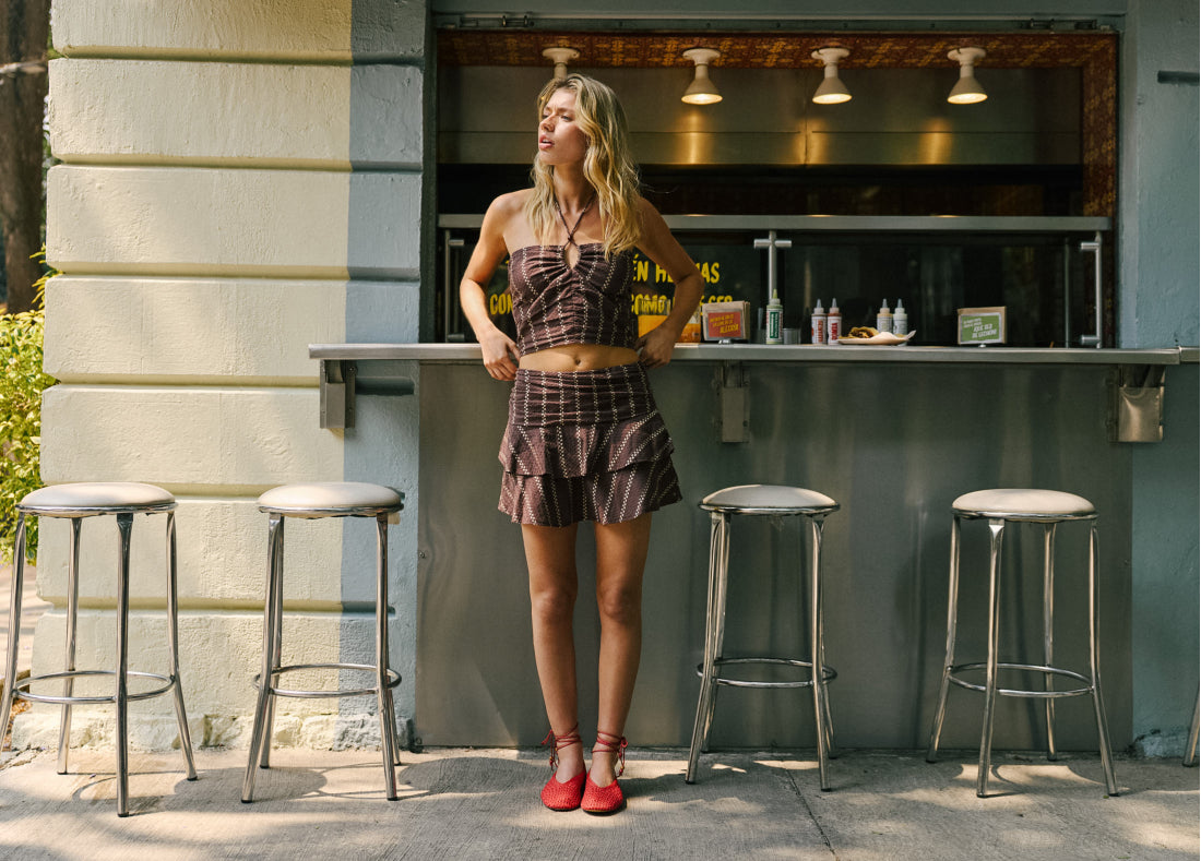 Falda corta volantes