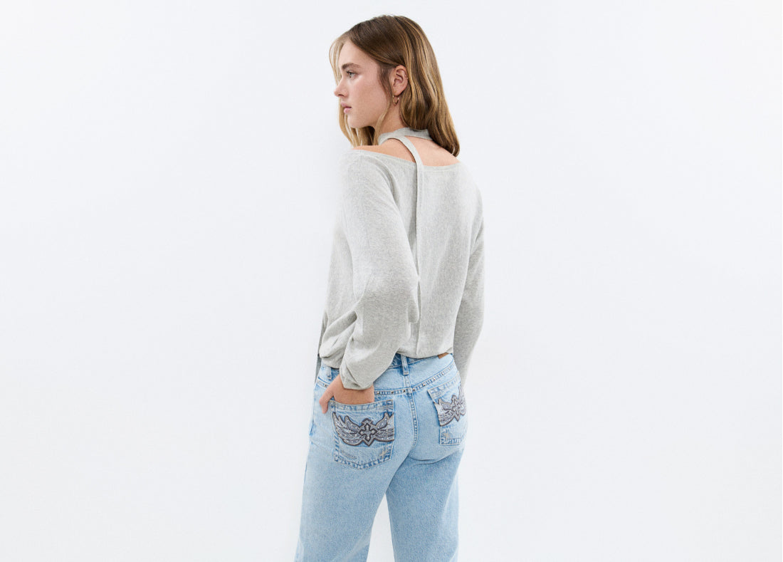 Straight jeans with embroidered pockets