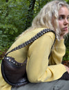 Bolso hombro piel tachas