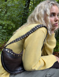 Bolso hombro piel tachas