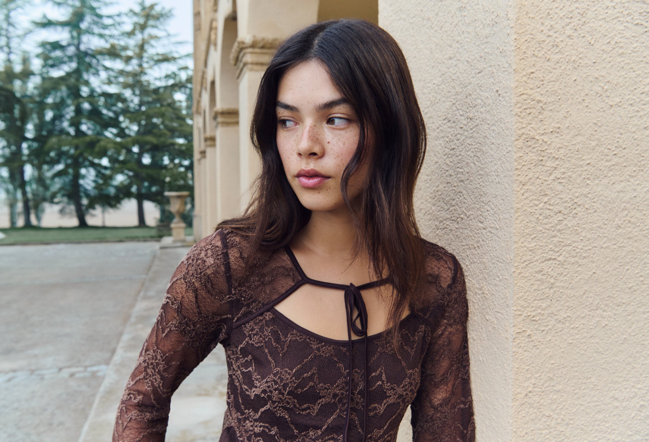 Cropped lace T-shirt
