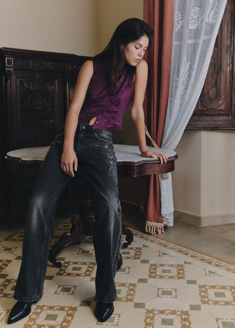 Low-rise jeans with floral studs