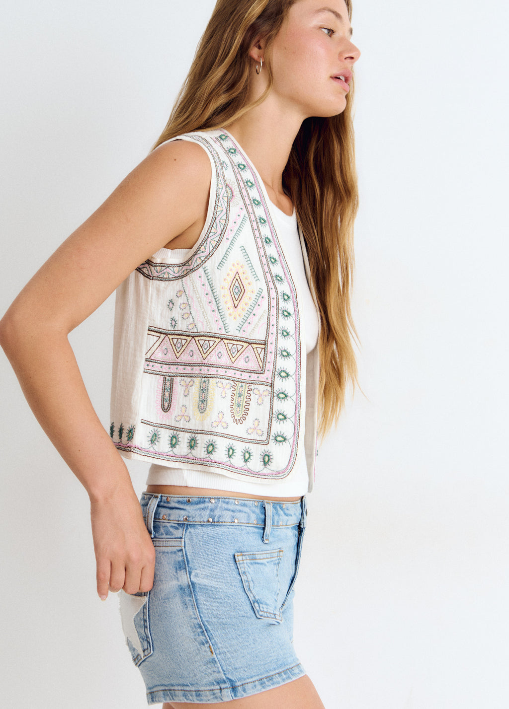 Geborduurd vest