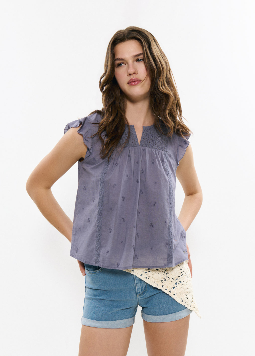 Blusa volantes bordados