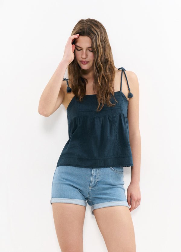Top tirantes bordados