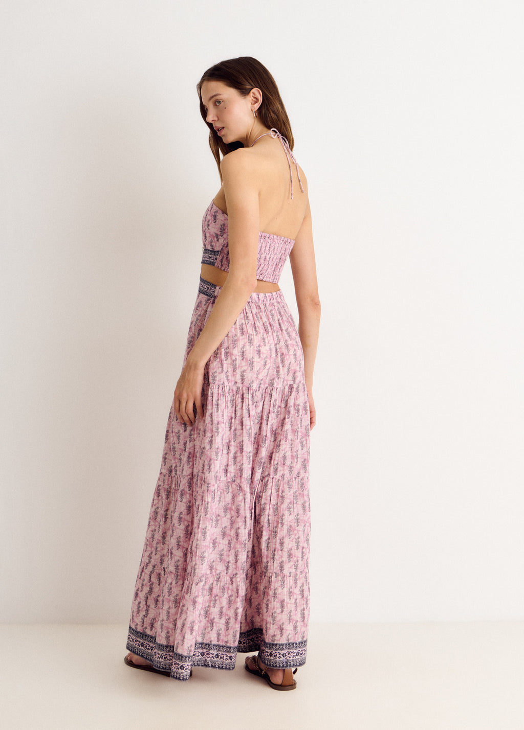Vestido longo com recorte