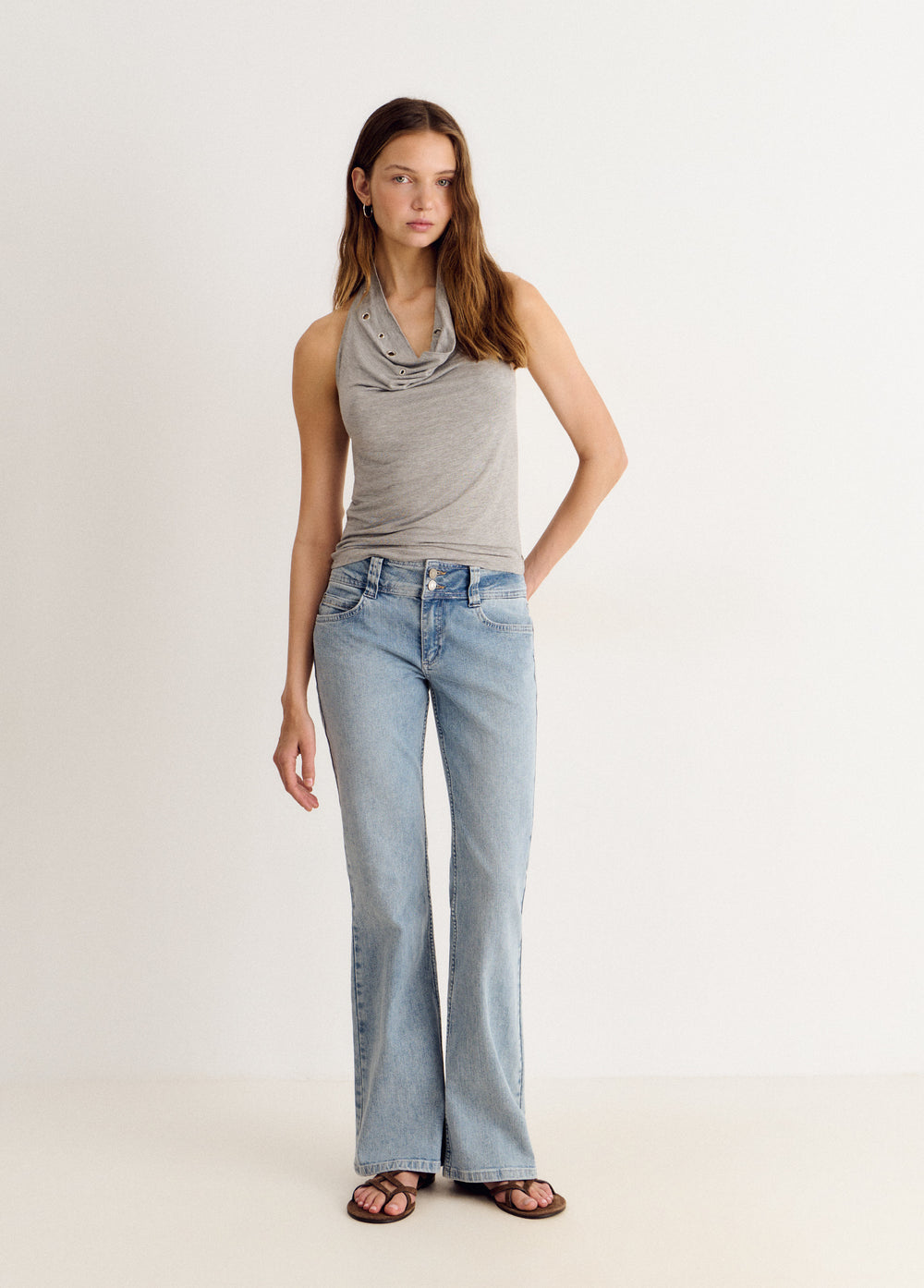 Jeans com detalhes nos bolsos