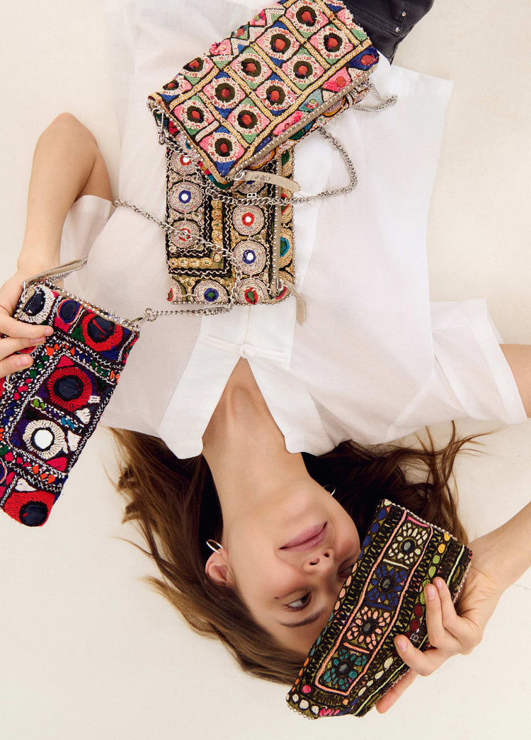 Bolso solapa espejos y bolitas