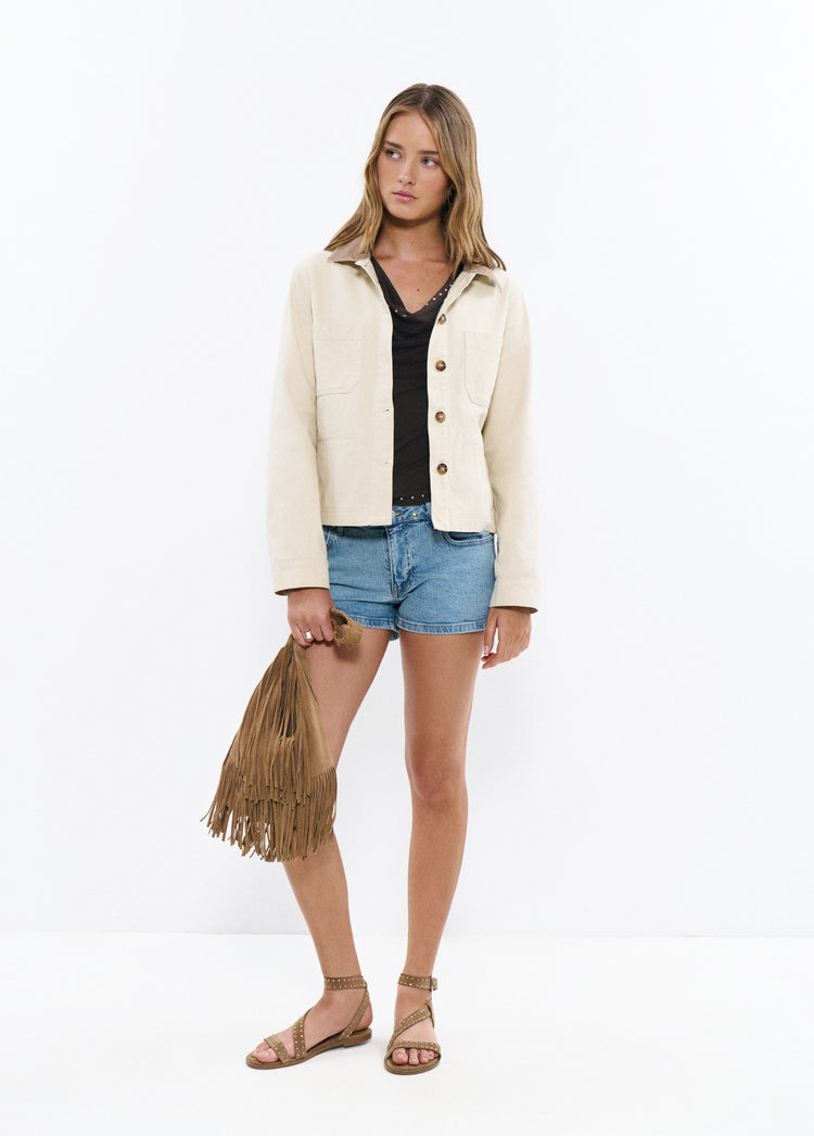 Chaqueta corta bolsillos frontales