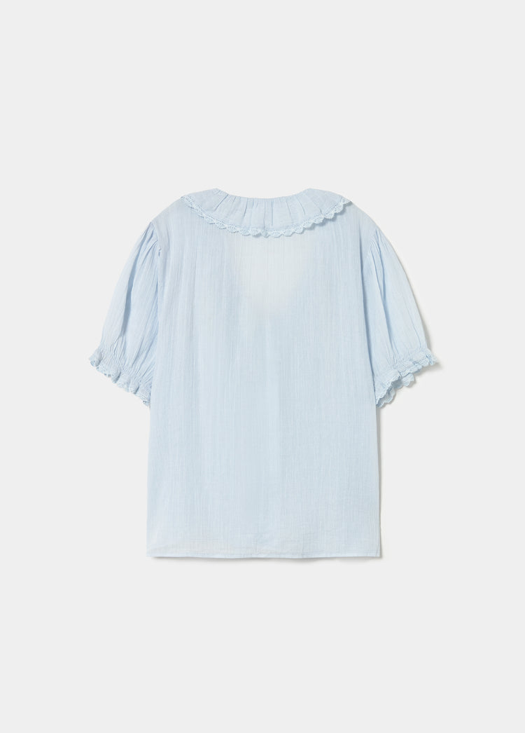 Blusa com folhos