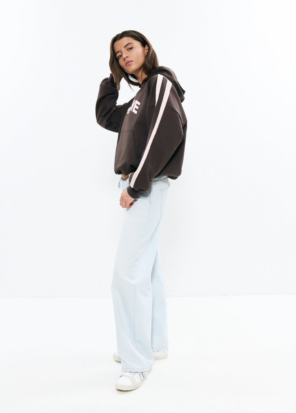 Jeans with turned-up waistband