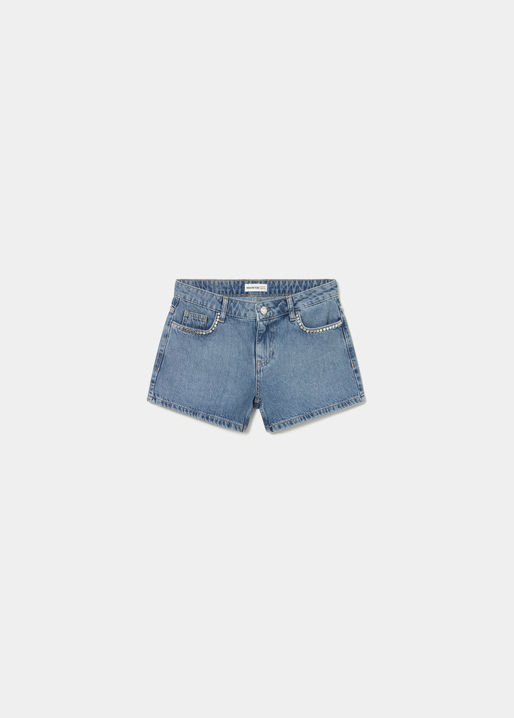 Short con tachas