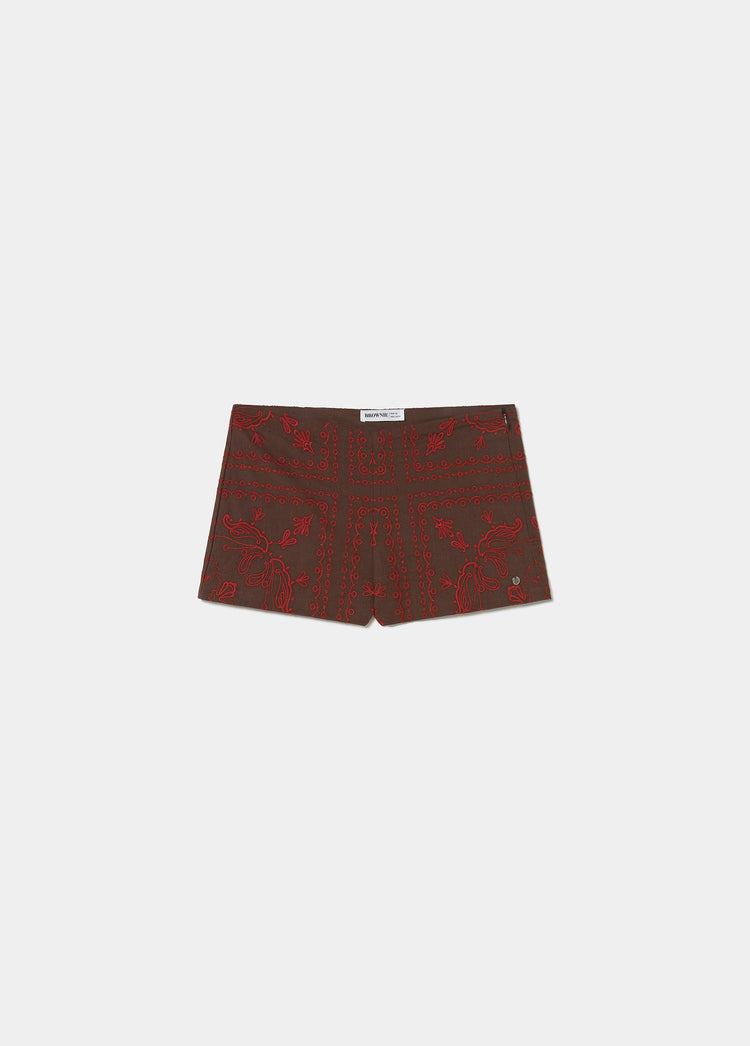 Short bordado contraste