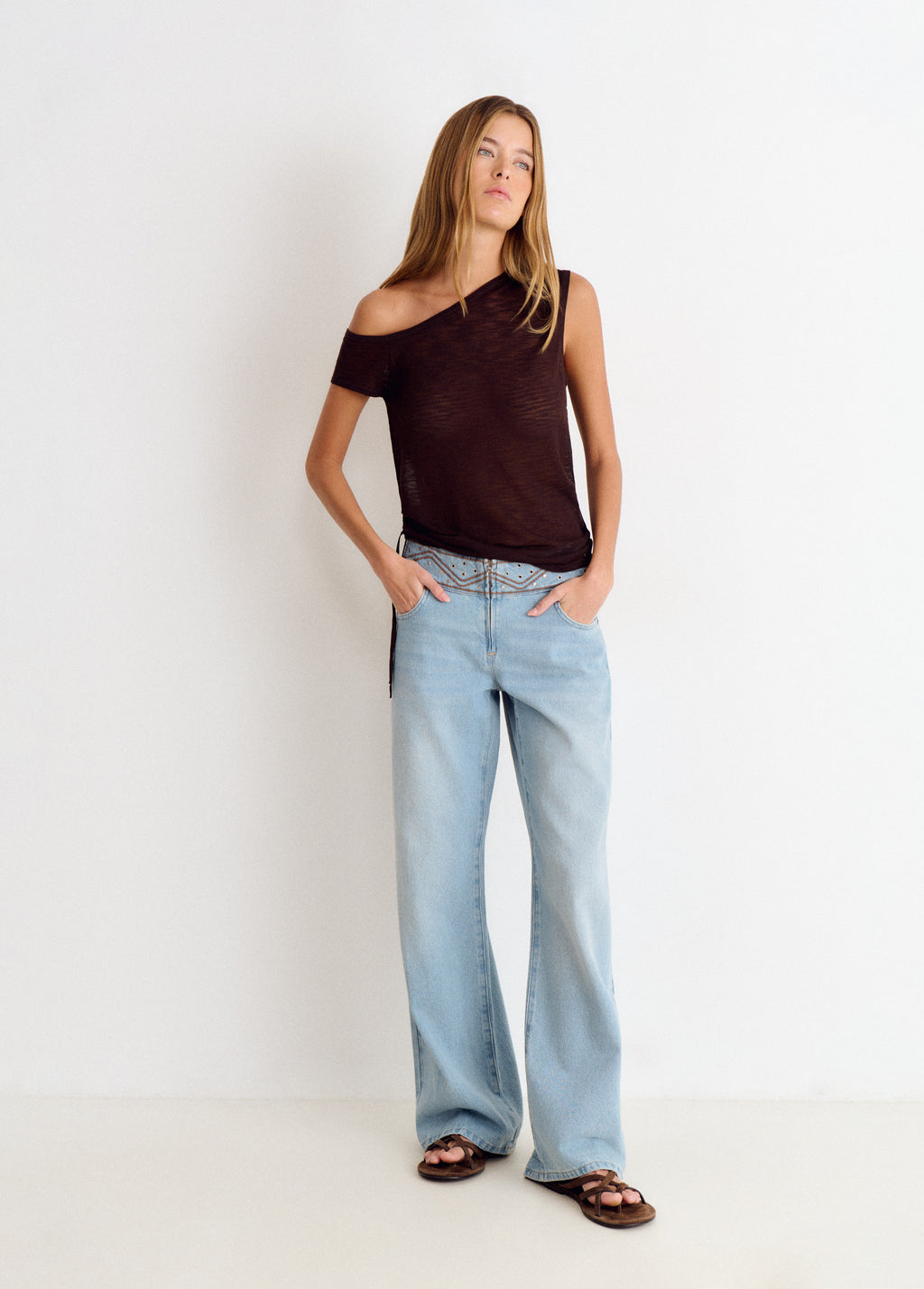Pantalon taille large brodé