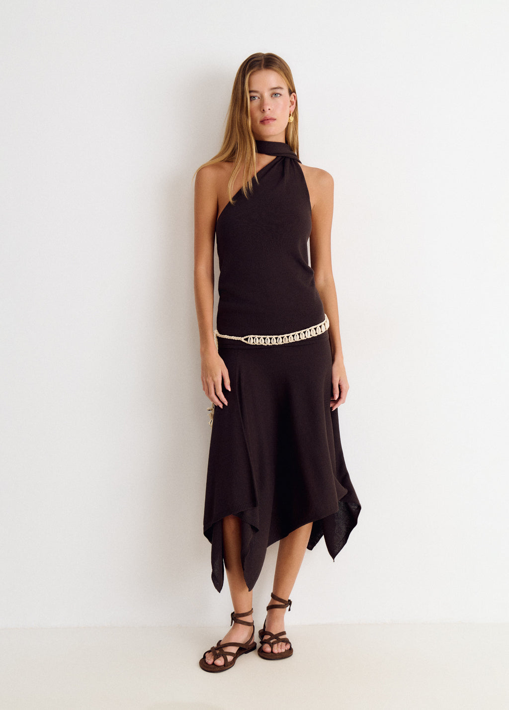 Asymmetric top with scarf