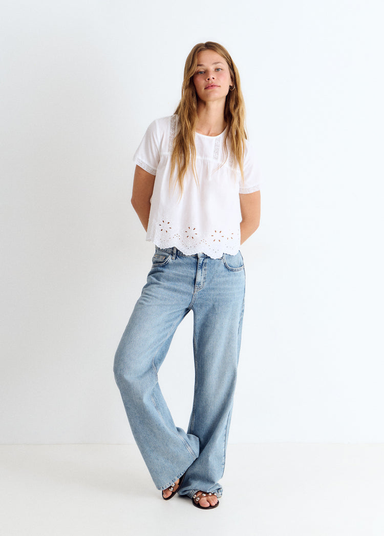 Blusa detalle laces