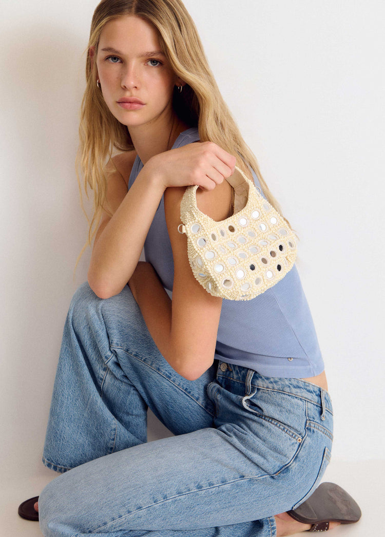 Kleine Tasche mit Perlen und Spiegeln