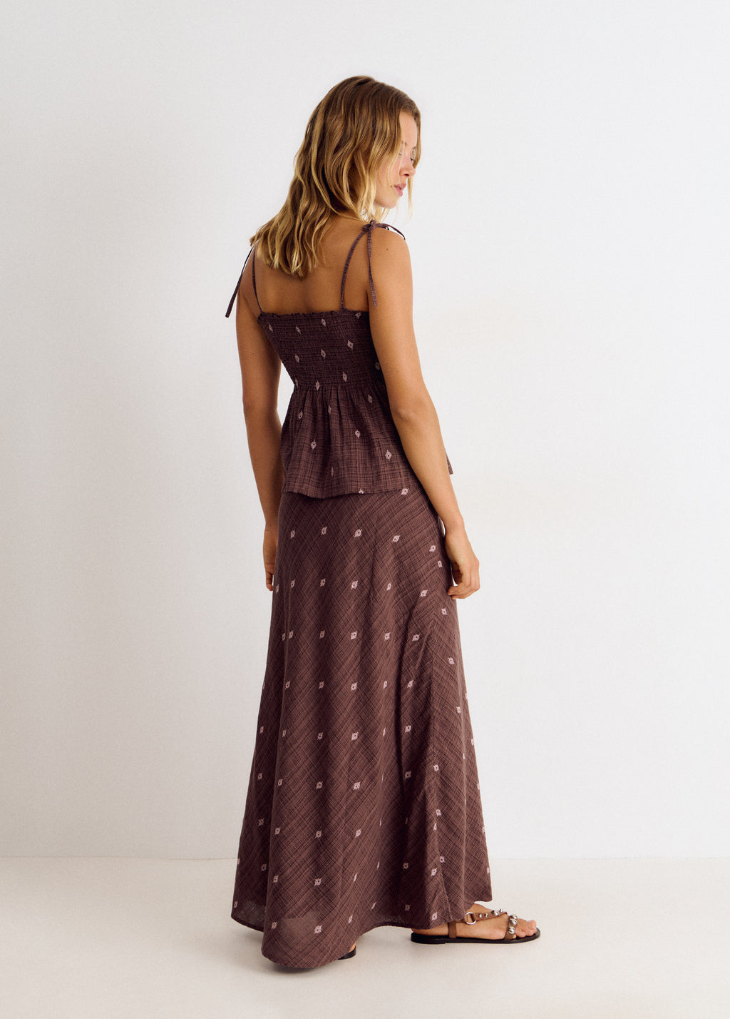 Long embroidered skirt