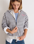 Sudadera cremallera raya y bordado