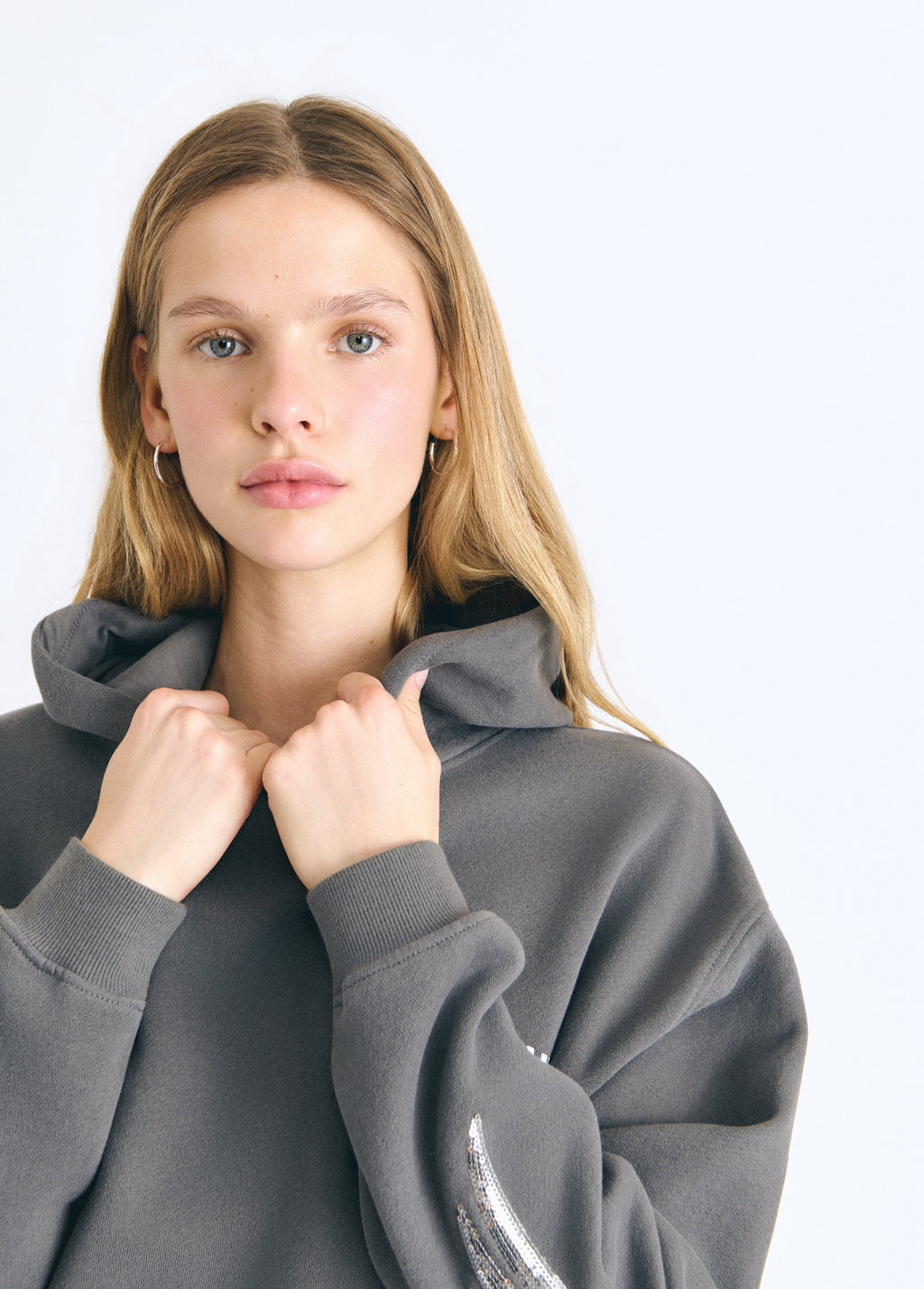 Sweatshirt mit Paillettenflügeln und Ärmeln