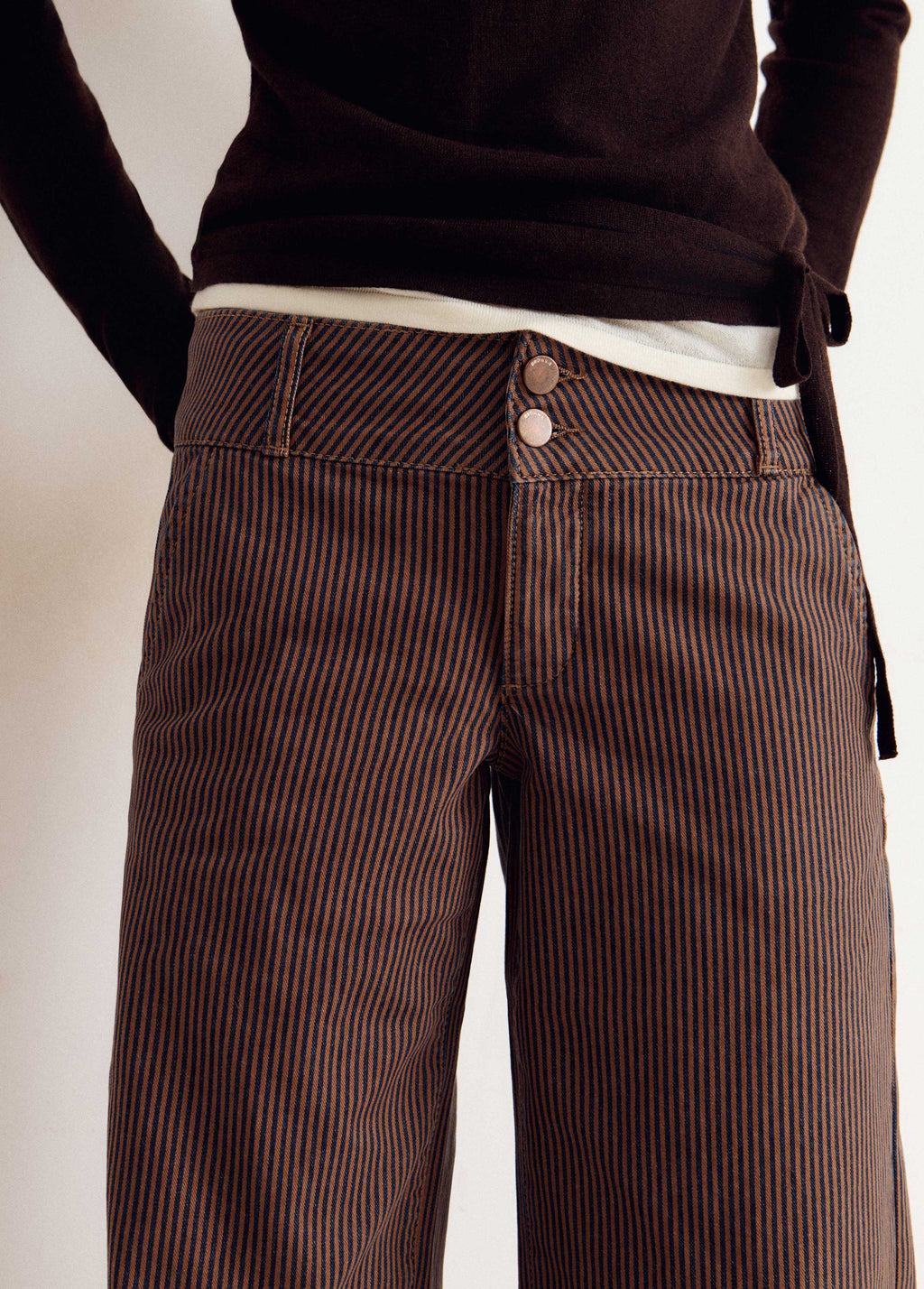 Hose mit breitem Bund