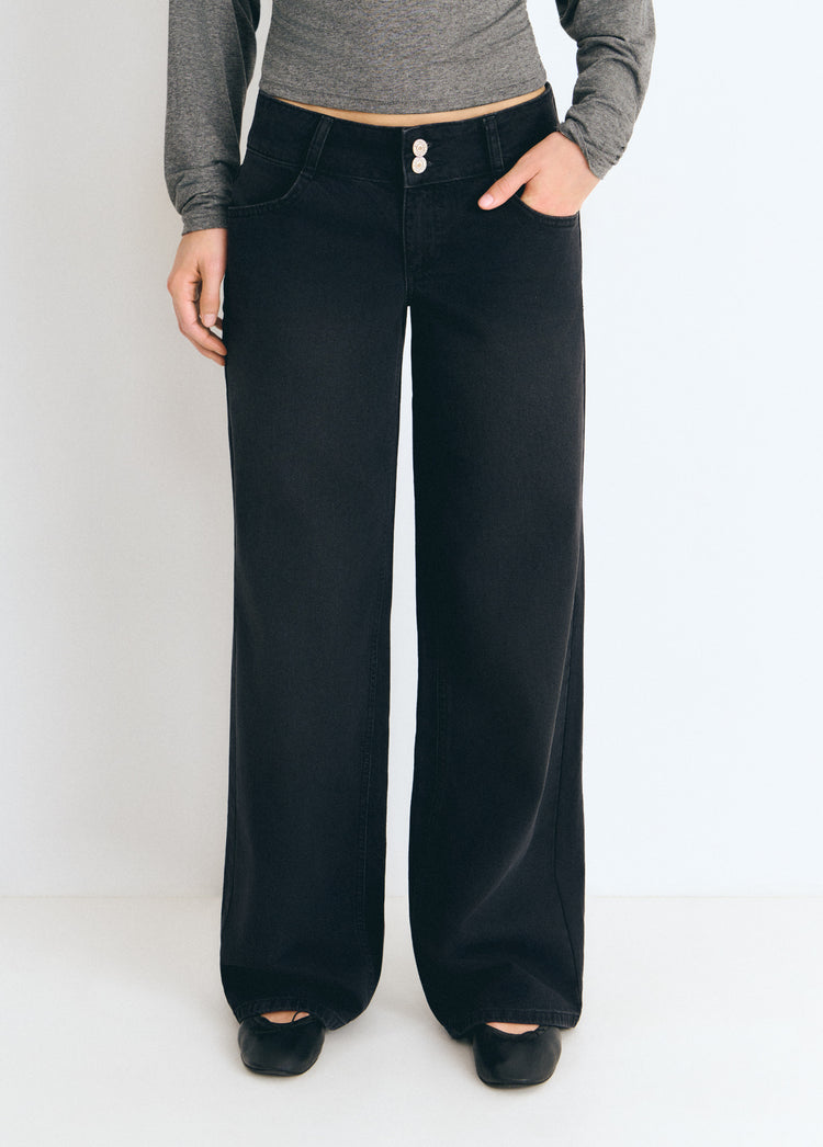Wide-waist jeans