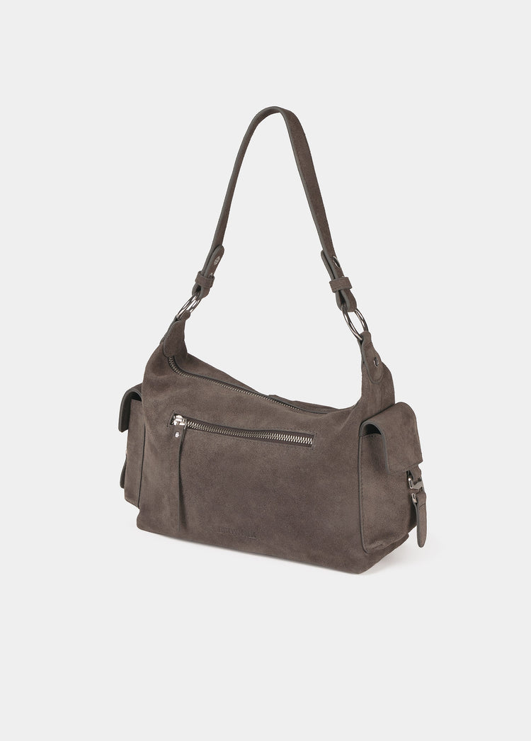 Bolso de hombro en gris oscuro con bolsillos laterales visto de frente