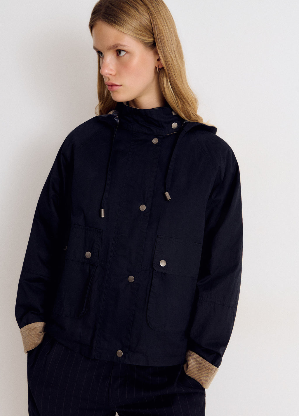 Chaqueta encerada con capucha