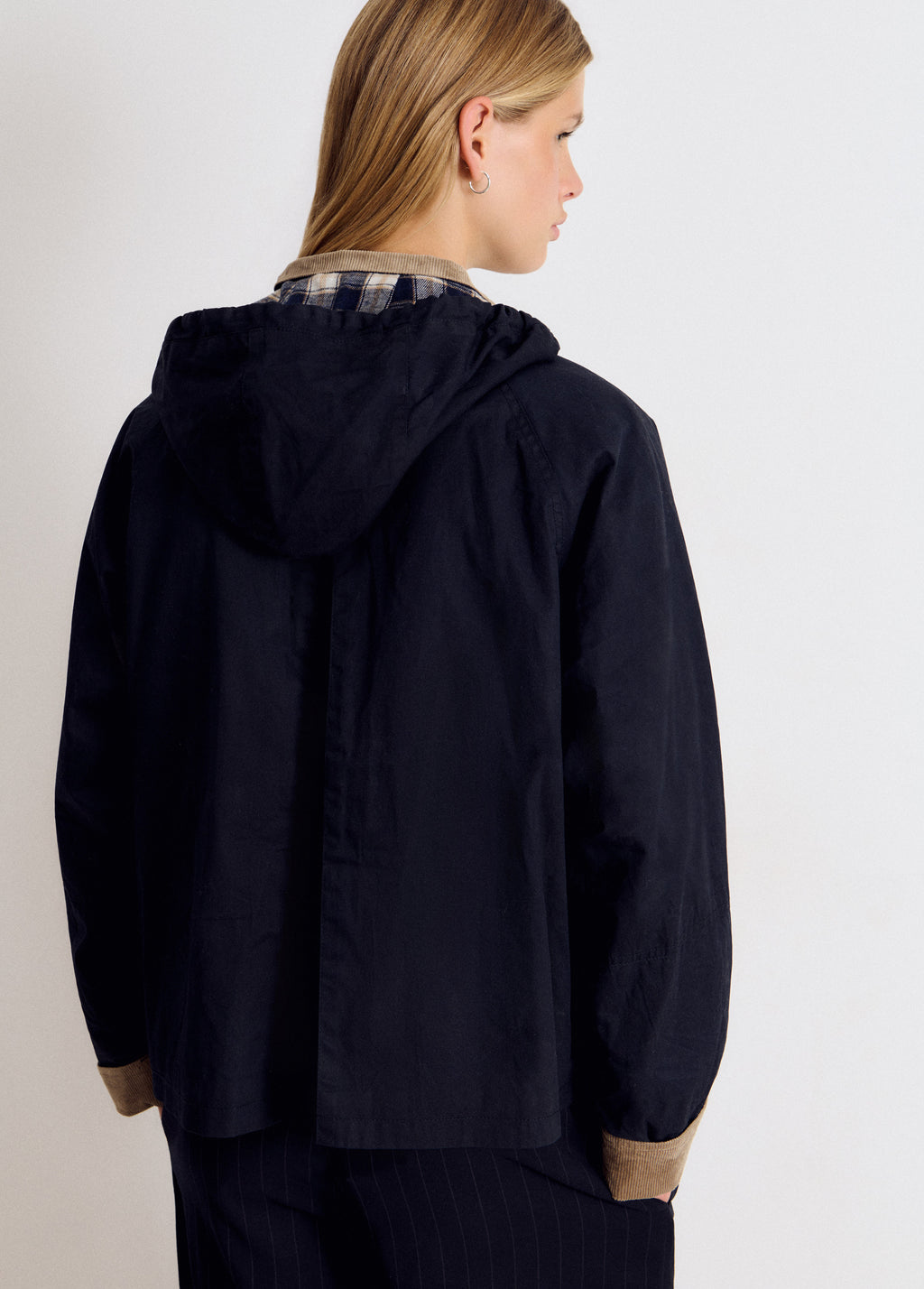 Chaqueta encerada con capucha